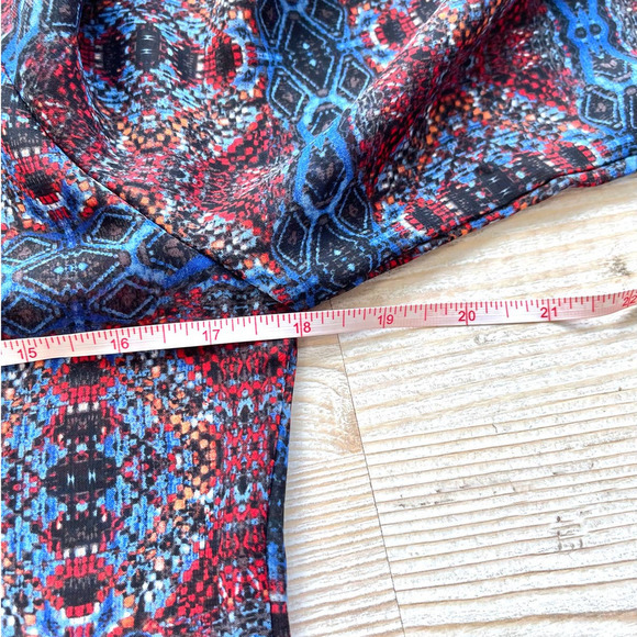 Violet & Claire Kaleidoscope Printed Blouse | Size Small - Picture 7 of 8